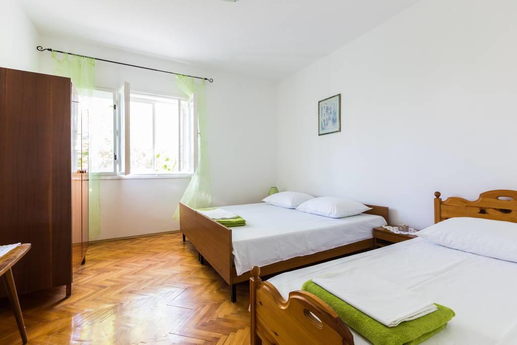 Apartments A & G Petrovic Pirovac Bagian luar foto