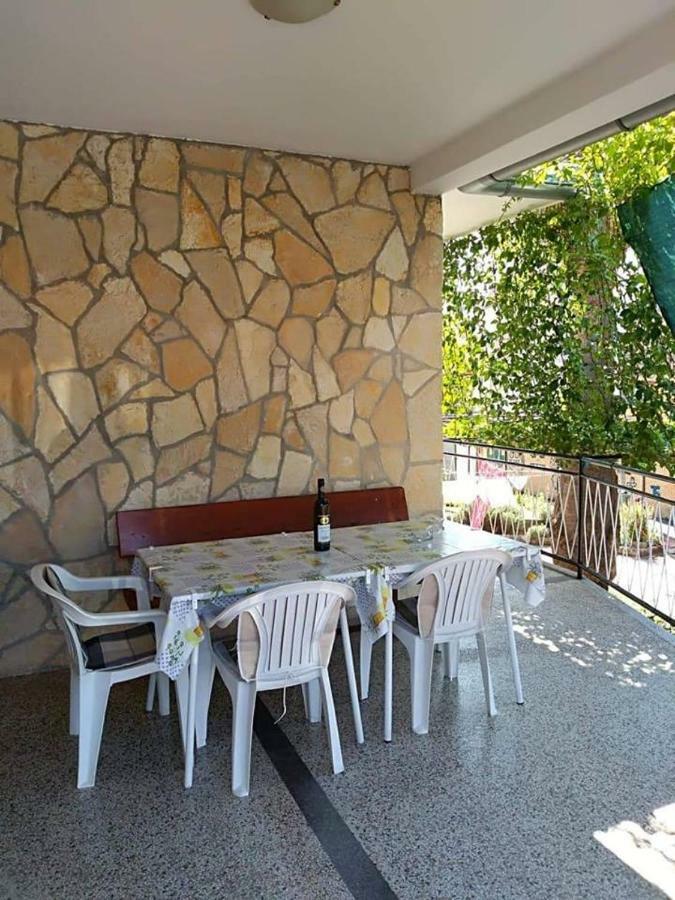 Apartments A & G Petrovic Pirovac Bagian luar foto