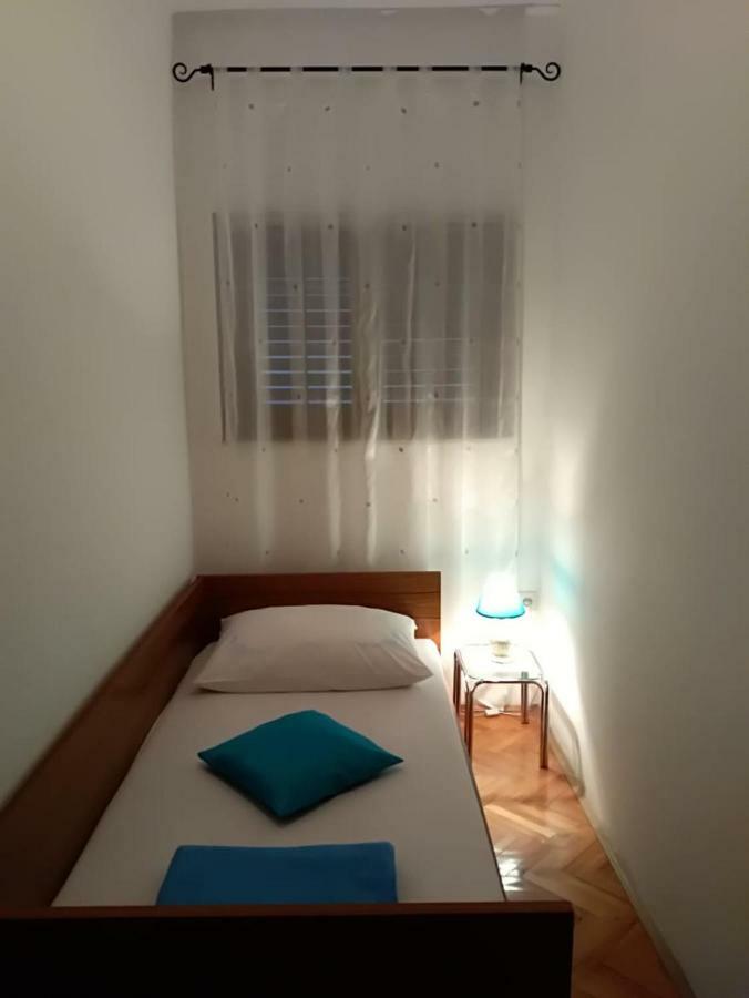 Apartments A & G Petrovic Pirovac Bagian luar foto